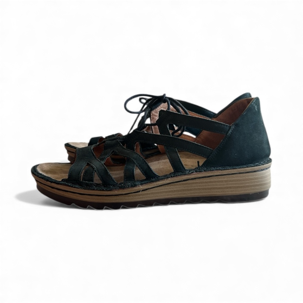 Naot Yarrow green Strappy Sandals Sz 40